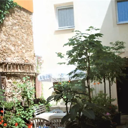 Zur Altdeutschen Guest house